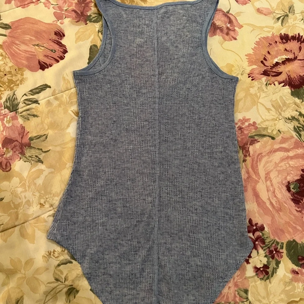 Tops - Picture 1 of 2